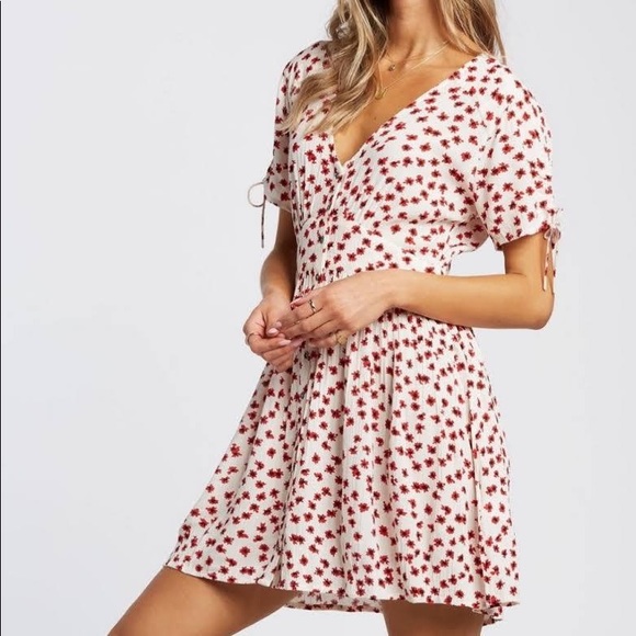Billabong Dresses & Skirts - Billabong Red and White Flower Pattern Dress